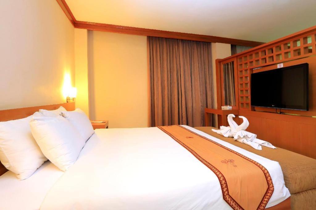 Patra Comfort Jakarta Buitenkant foto