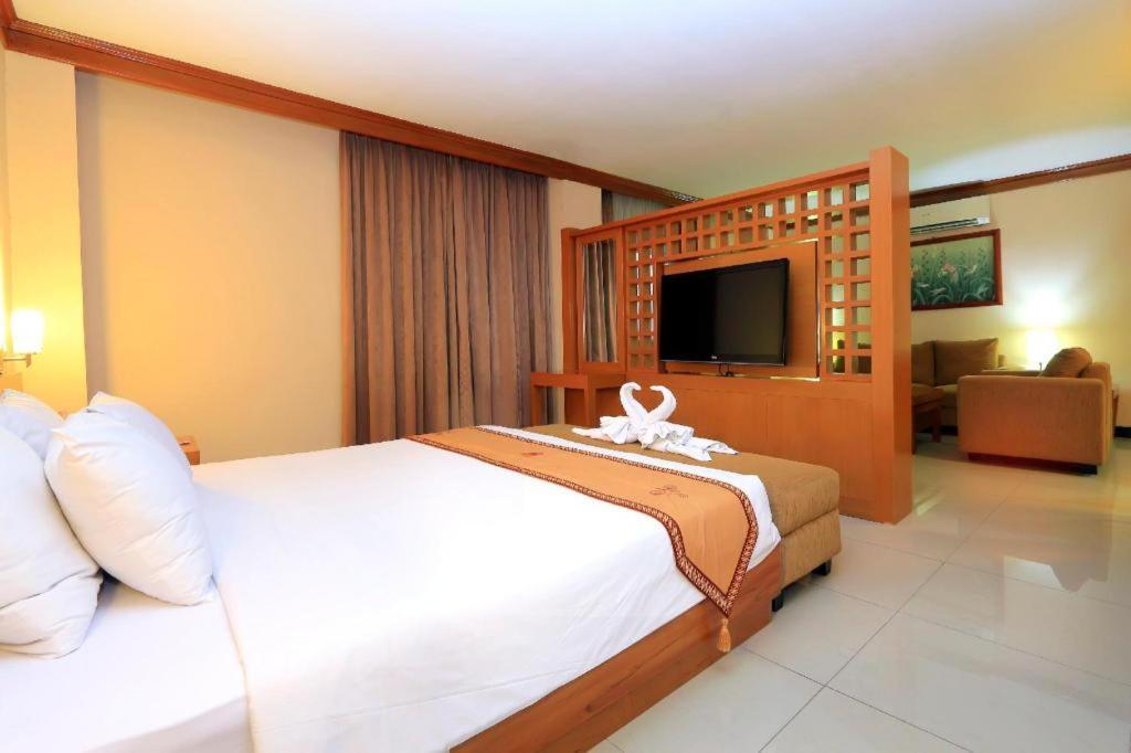 Patra Comfort Jakarta Buitenkant foto