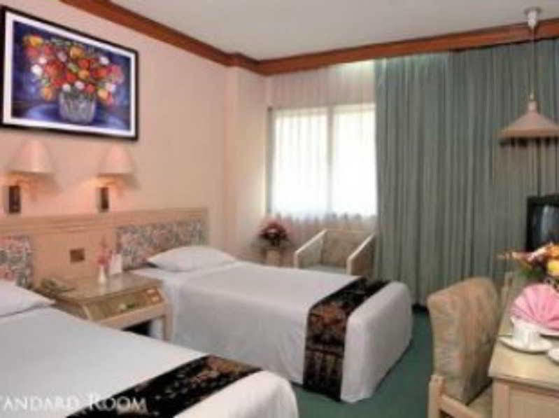 Patra Comfort Jakarta Buitenkant foto