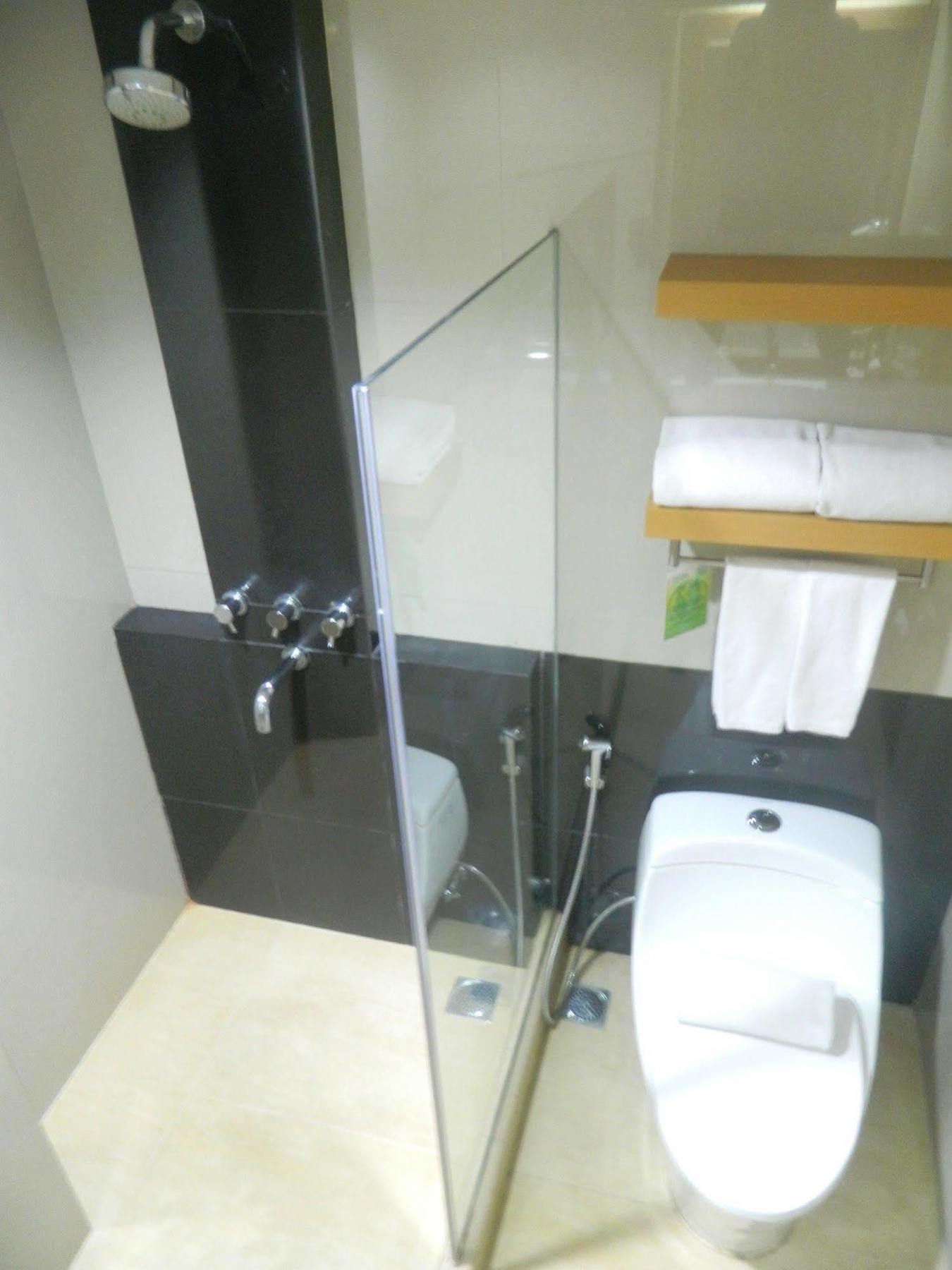 Patra Comfort Jakarta Buitenkant foto