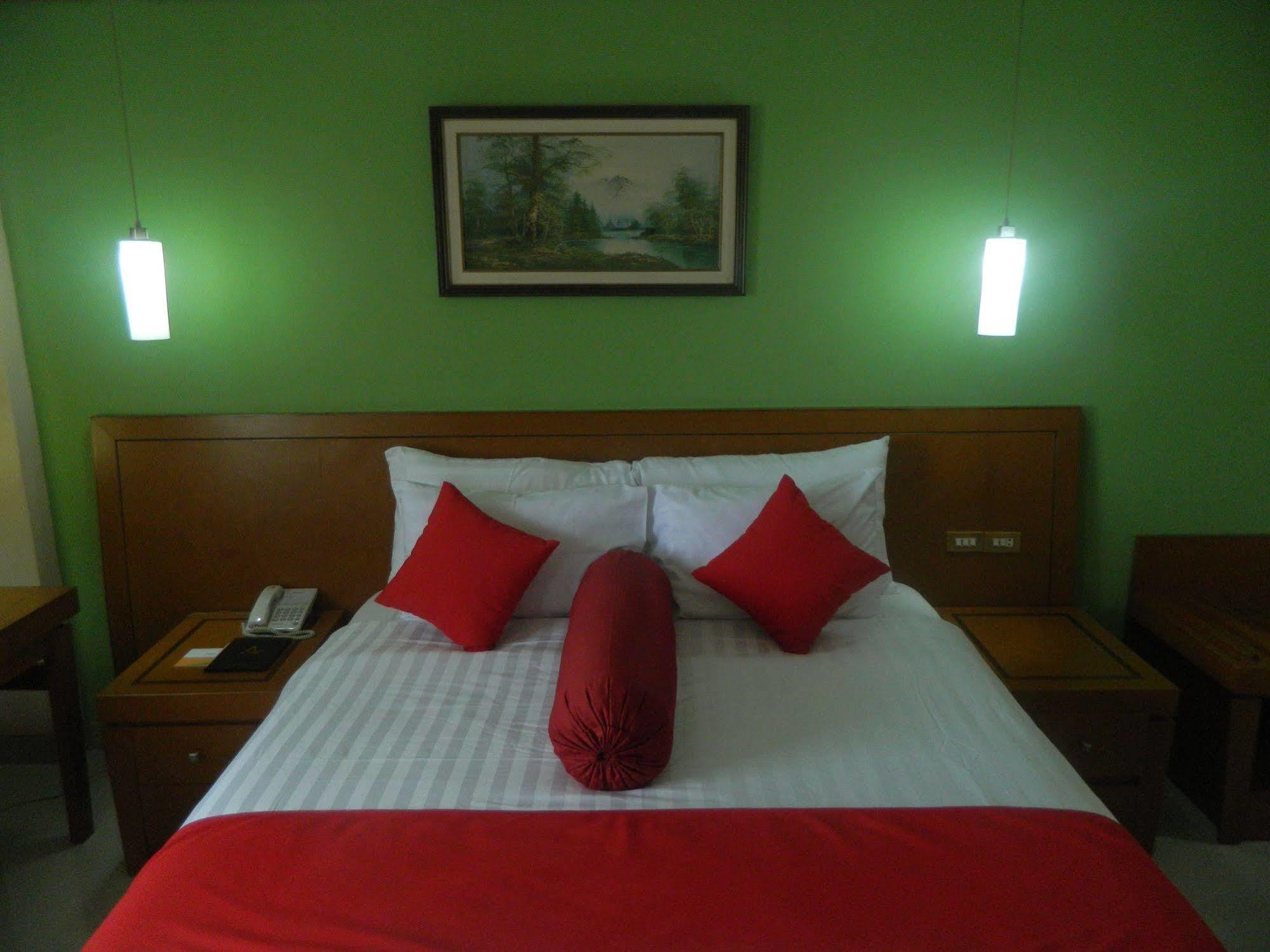Patra Comfort Jakarta Buitenkant foto