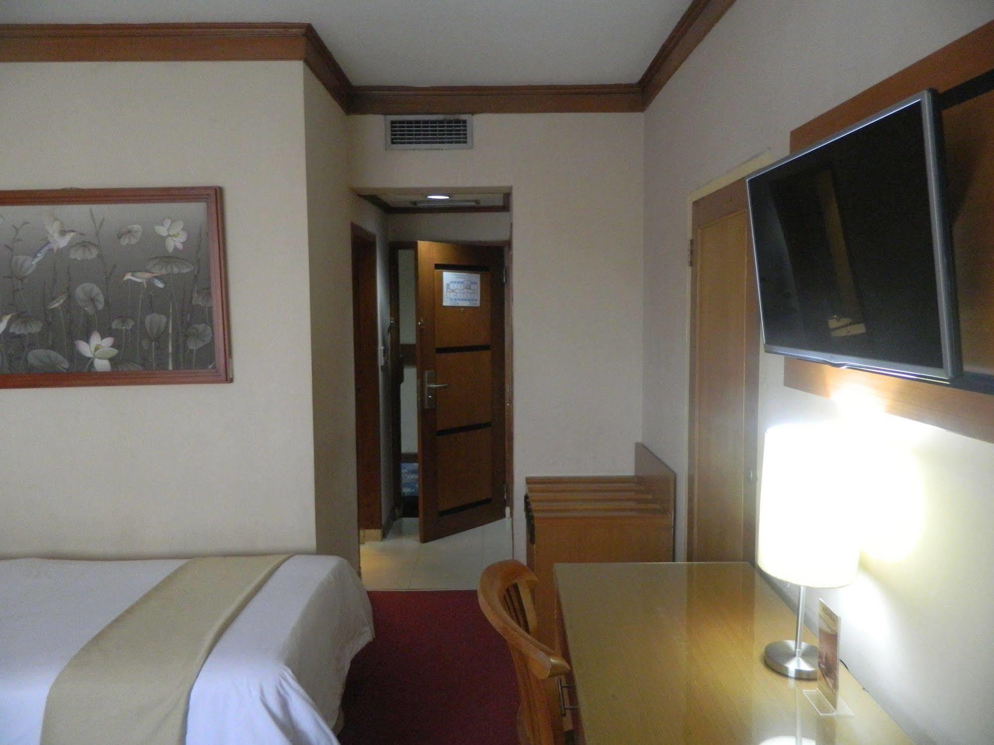 Patra Comfort Jakarta Buitenkant foto